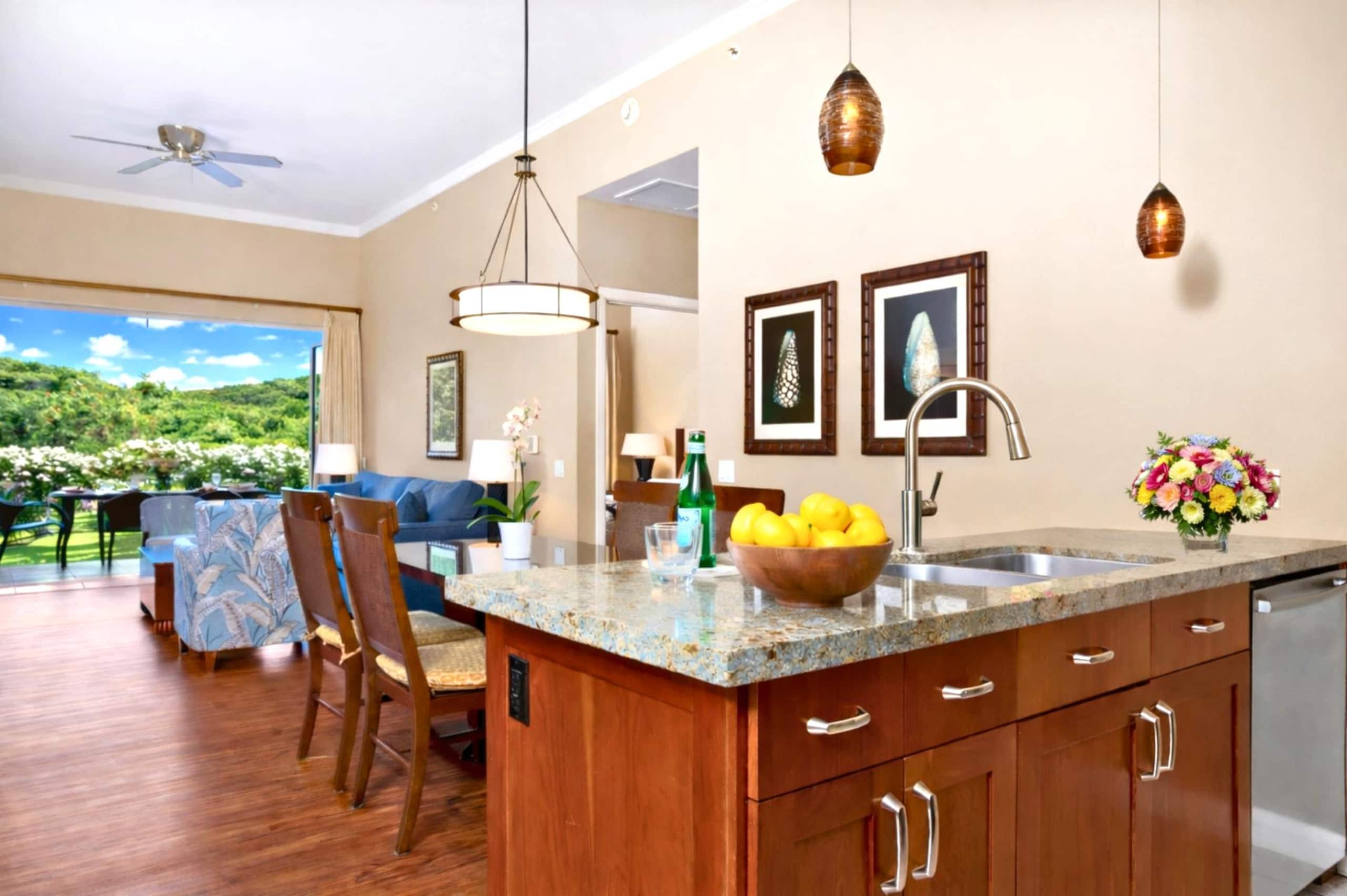 Condo in Lahaina · ★4.8 · 2 bedrooms · 3 beds · 1 bath - Image 31