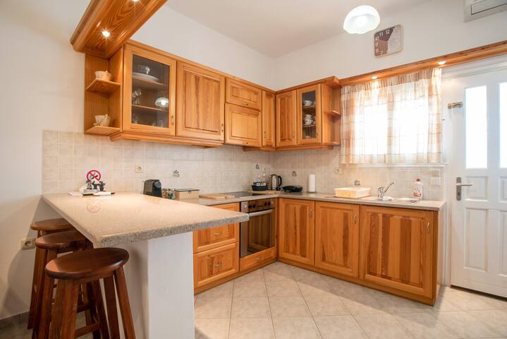 Bernie House 1 gallery image 4