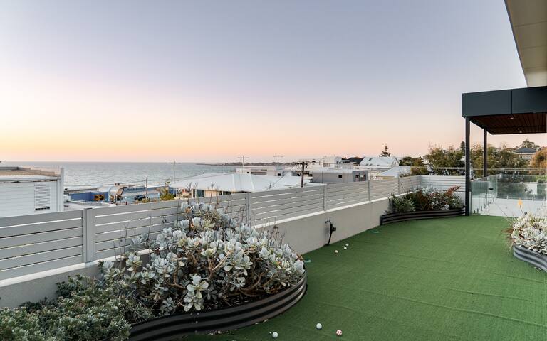 Coastal Luxury with Sunset Views . gallery image 4