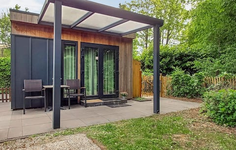 Nice home in Heinkenszand with WiFi