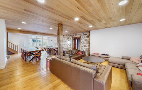 Awesome home in SAINT estephe with kitchenette