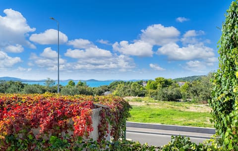 Cozy apartment in Pirovac with WiFi