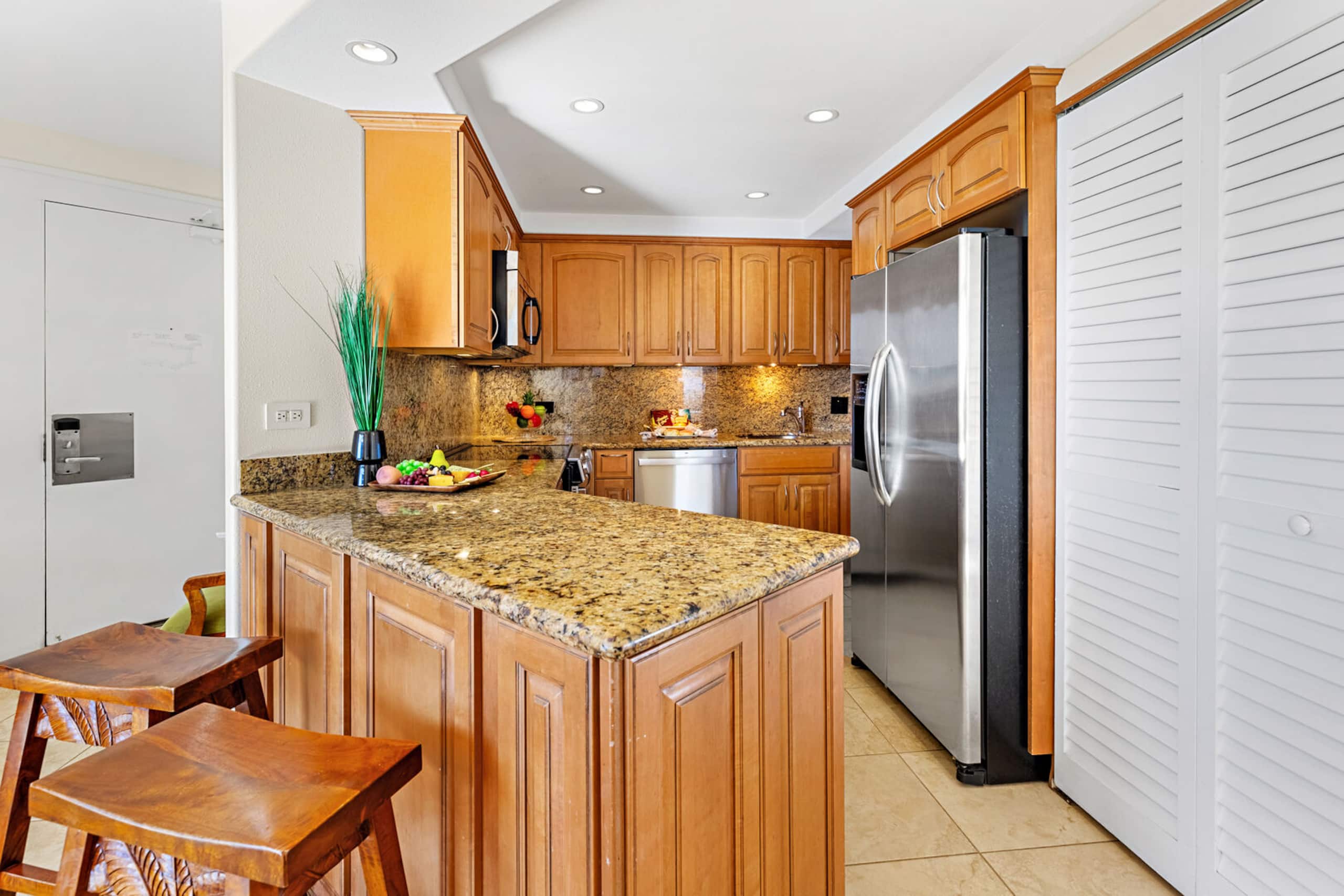 Condo in Lahaina · ★4.89 · 2 bedrooms · 4 beds · 2 private baths - Image 14