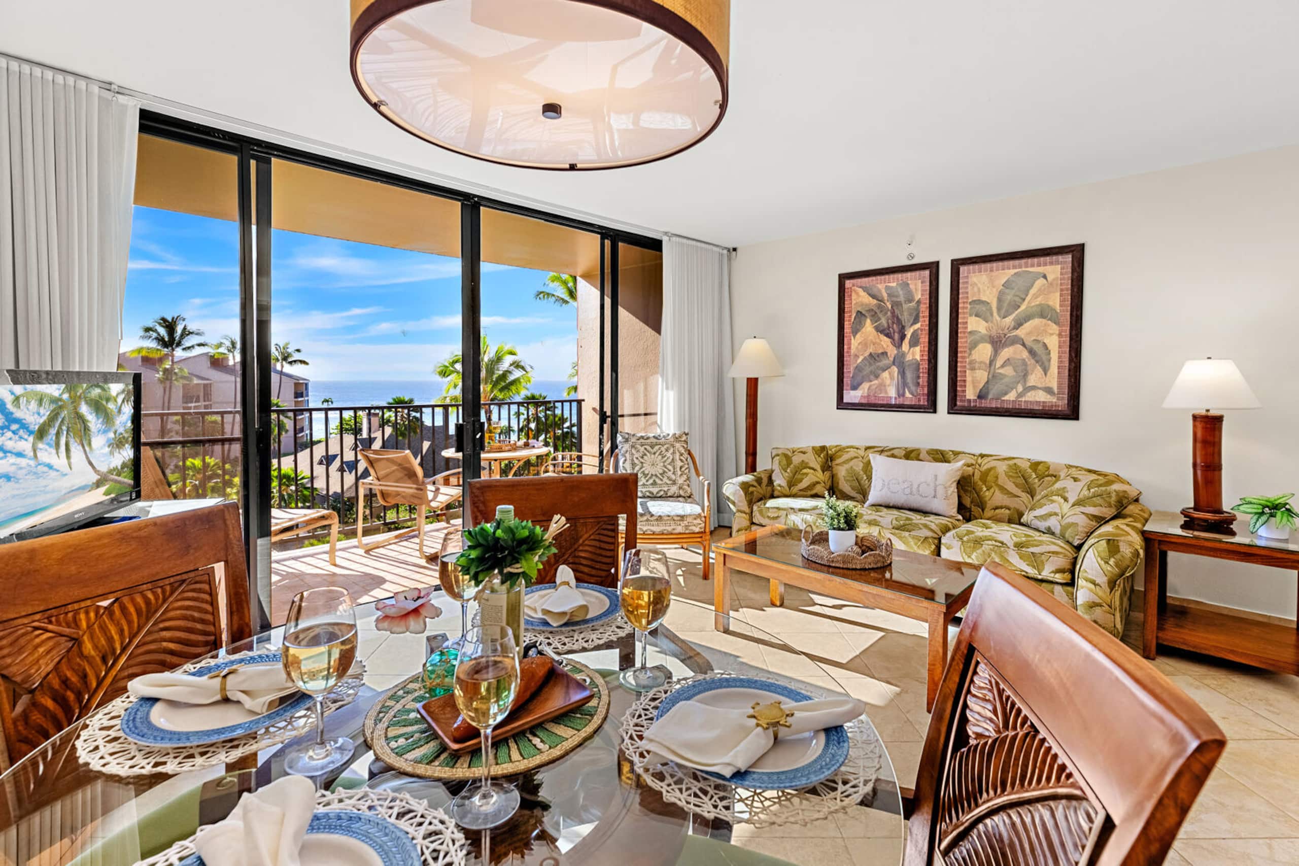 Condo in Lahaina · ★4.89 · 2 bedrooms · 4 beds · 2 private baths - Image 4