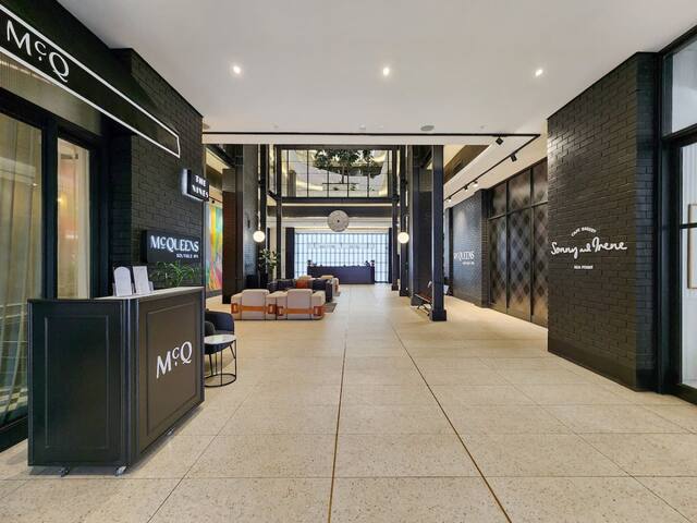 Stunning 2 Bed with Pool & Views in Station House gallery image 3