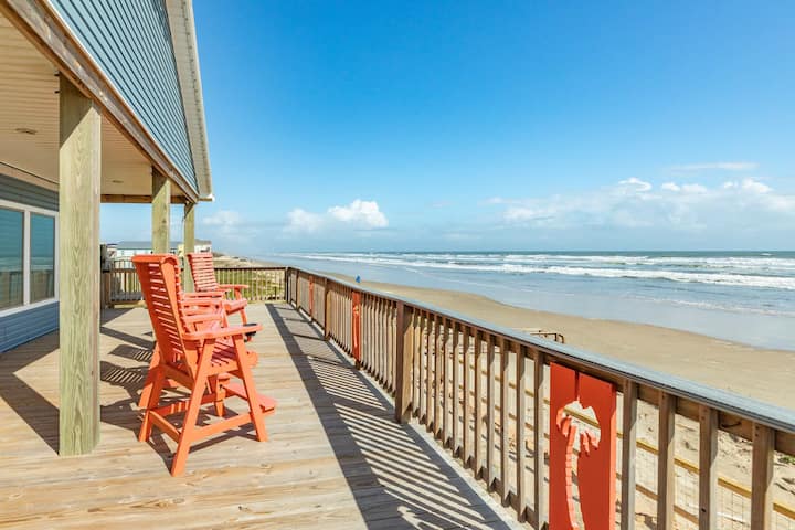 Beachfront Escape: Family-friendly Home In Surfsid - Surfside Beach, TX