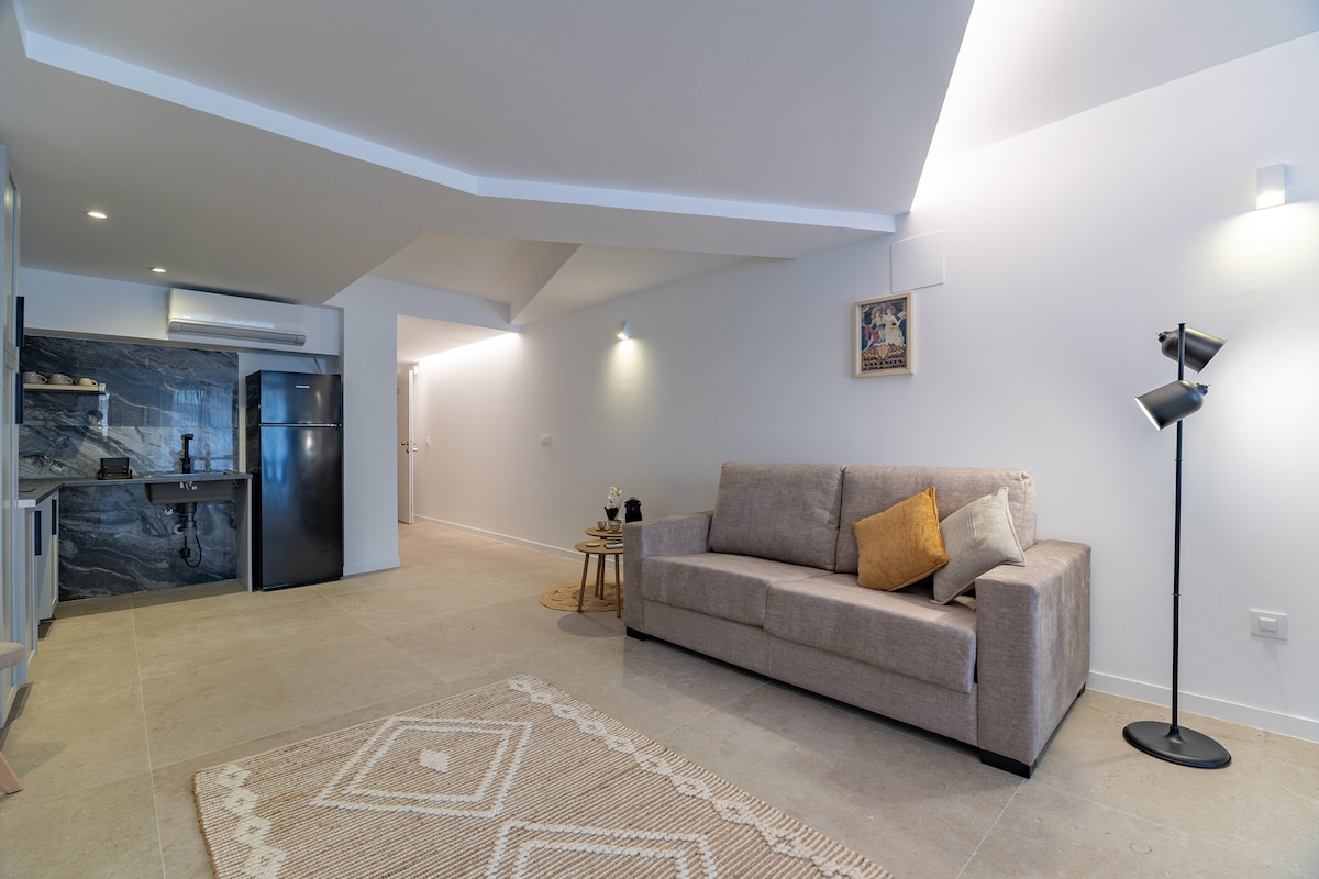 Popular Airbnb listing: Loft Valencia Las Ciencias neighborhood - ALX_D in Quatre Carreres