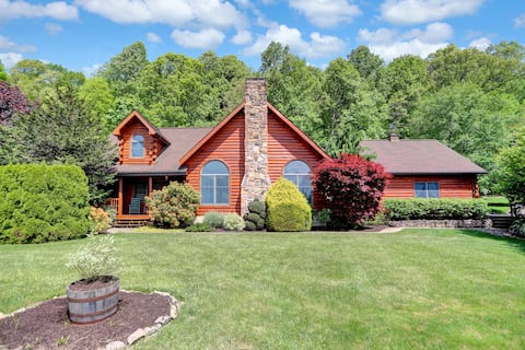 Hilltop Cabin Hideaway