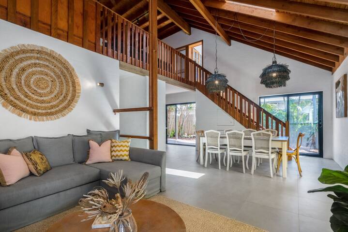 The Kat, Beachfront Bliss by Belle Escapes gallery image 2