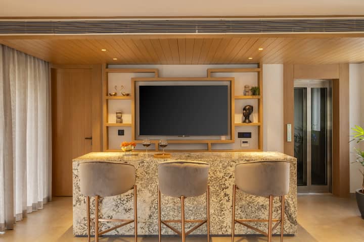 Rooms: TV and multimedia