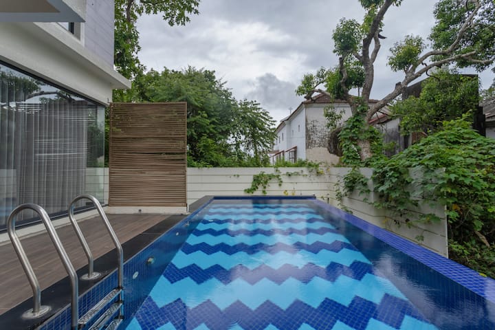 Pool: Swimming pool