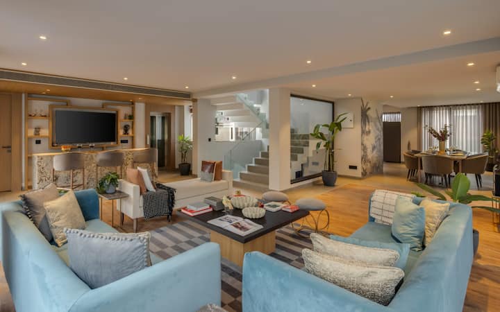 Rooms: Living area