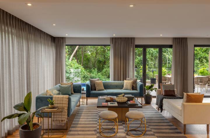 Rooms: Living room