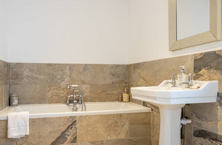 GuestReady – Charming house in Dublin gallery image 3