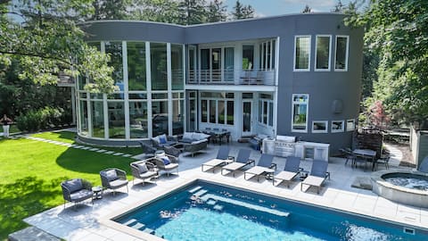 Lakefront Luxury, Private Beach, Pool, Tennis