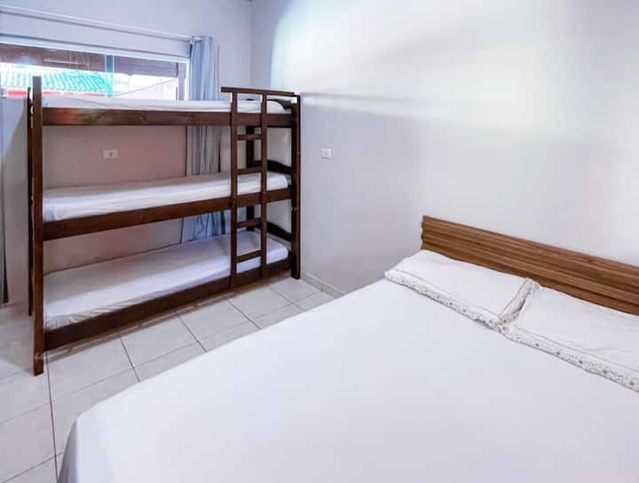Não disponibilizamos roupa de cama, sendo necessário que você traga!