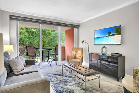 Successful Airbnb property: SF Palm Oasis • Pool + Free Parking in Grove Center