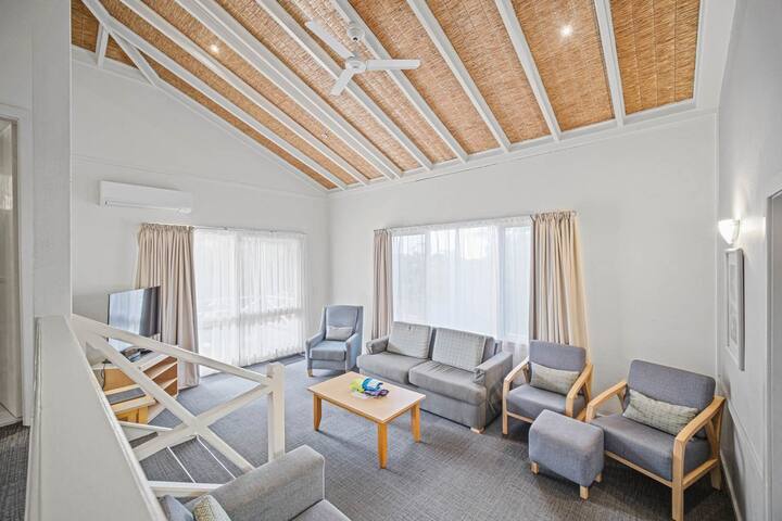 Shores Three Bedroom gallery image 2