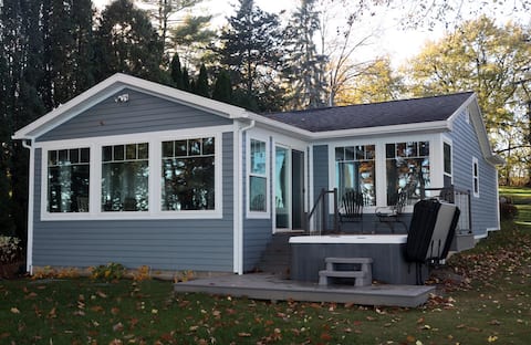 Lakefront Getaway: The Blue Bungalow - Seneca Lake
