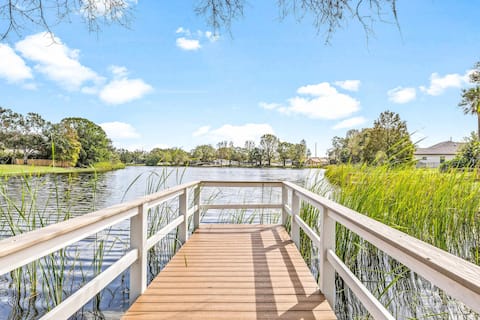 The Robins Nest|Lakefront Home w/ Pool & Theater