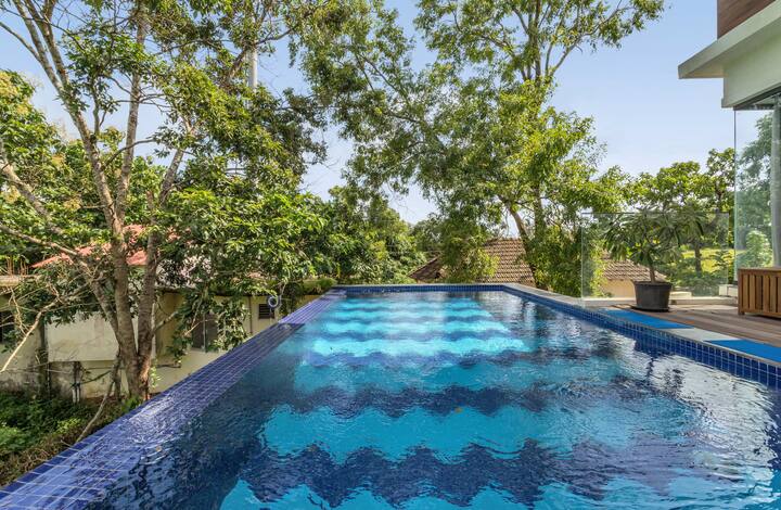 Pool: Swimming pool