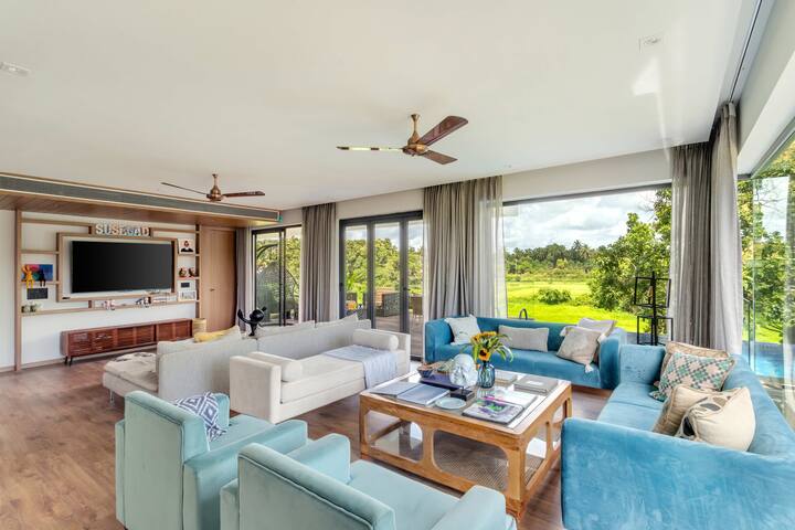 Rooms: Living room