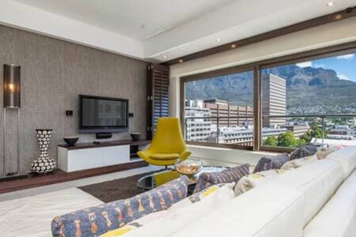 Best Views Of The Iconic Table Mount in Cape Town gallery image 3