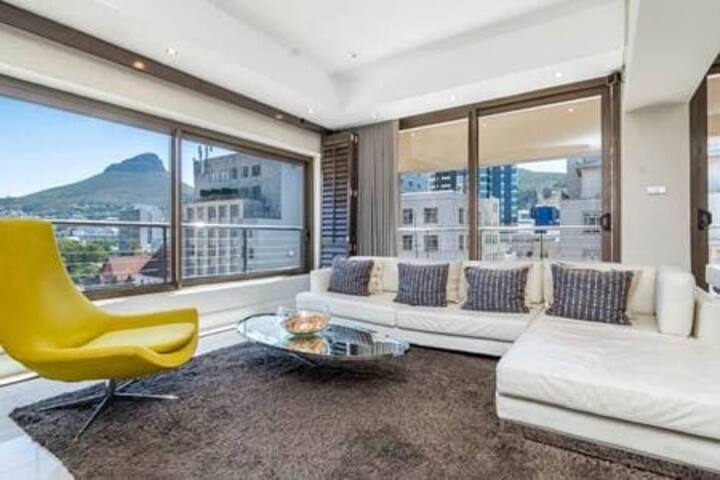 Best Views Of The Iconic Table Mount in Cape Town gallery image 4