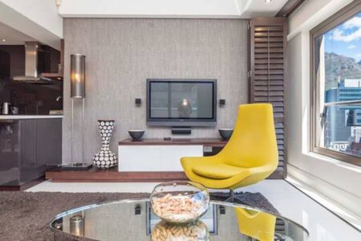 Best Views Of The Iconic Table Mount in Cape Town gallery image 2