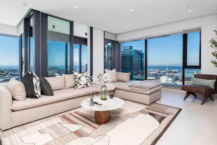 City Views and Luxury Cape Town Penthouse Living gallery image 2