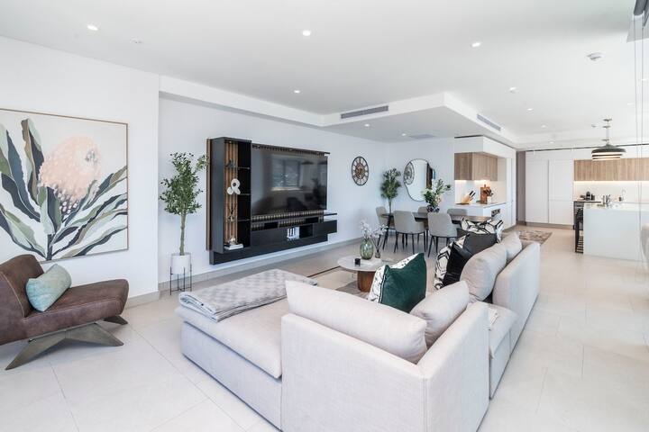 City Views and Luxury Cape Town Penthouse Living gallery image 4