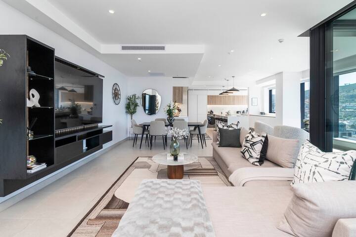 City Views and Luxury Cape Town Penthouse Living gallery image 3