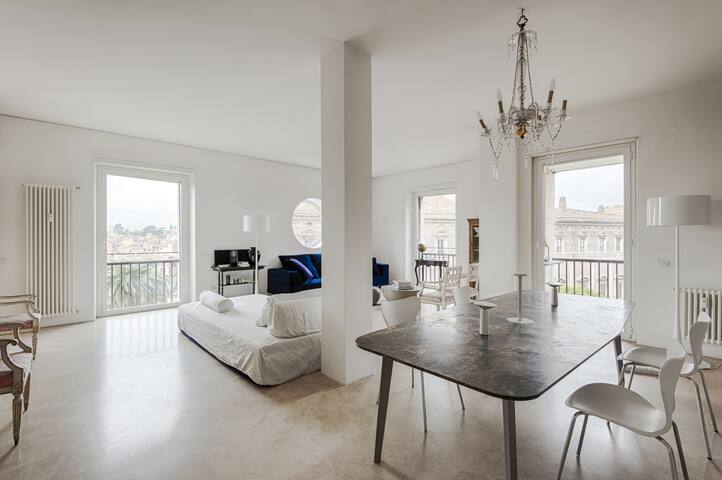 Luxury Penthouse Barberini gallery image 2
