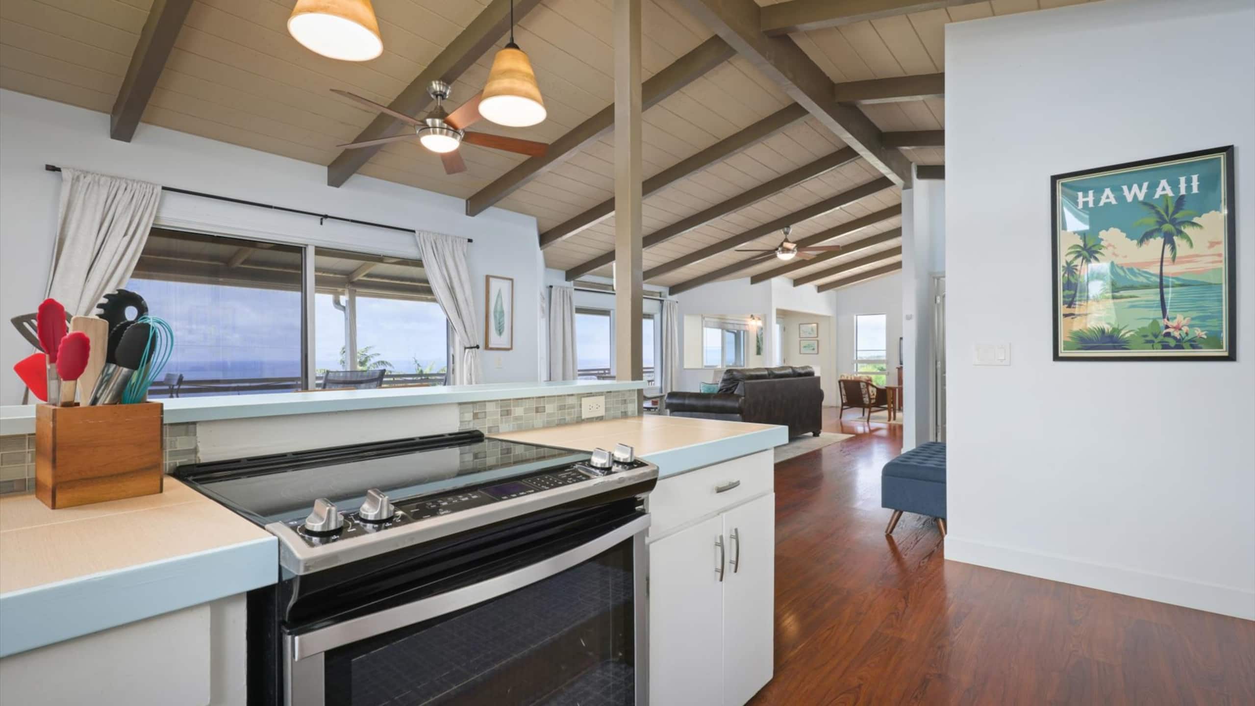 Home in Kailua-Kona · ★4.73 · 3 bedrooms · 5 beds · 3 shared baths - Image 5