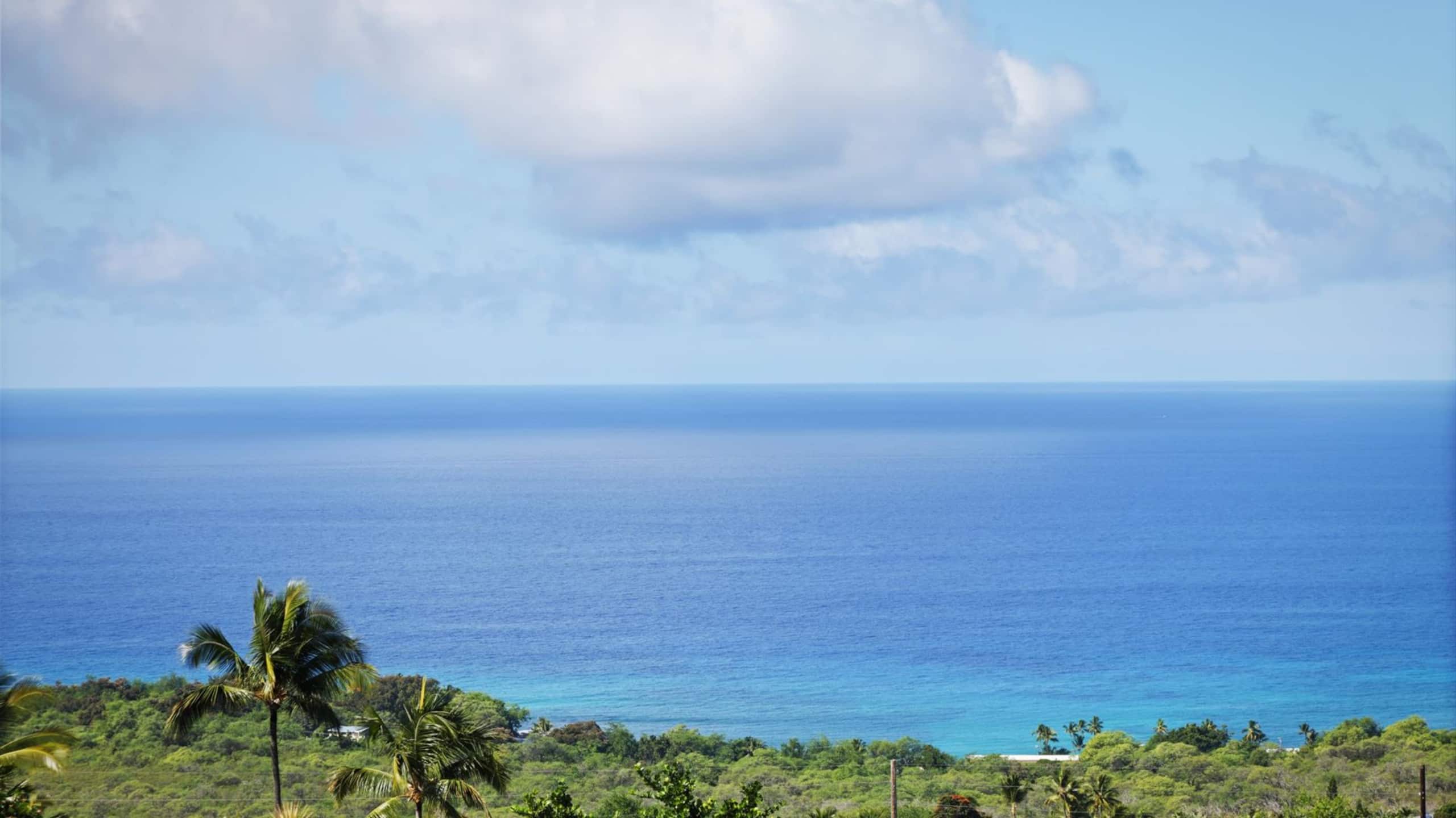 Home in Kailua-Kona · ★4.73 · 3 bedrooms · 5 beds · 3 shared baths - Image 3