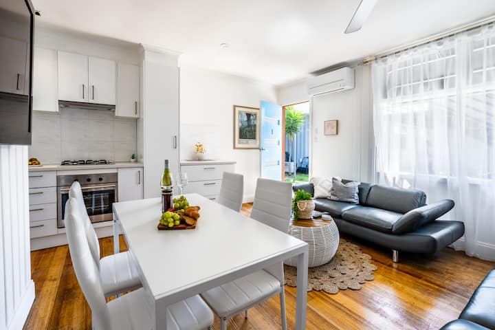 Orton Blue Beach House, Sleeps 4, Pets Welcome - Barwon Heads