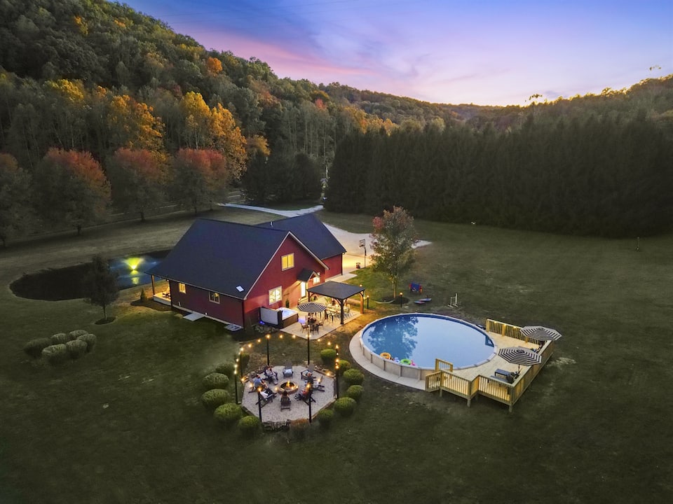 Top-earning Airbnb listing in Rockbridge, 5 bedrooms