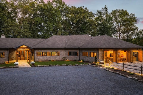 The Lodge at Lake Martin: Sleeps 35