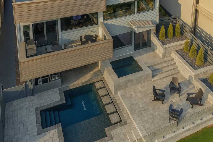 Luxury Skyline Mansion: Pool, Hot Tub & Game Room! gallery image 2