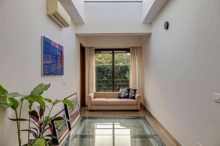 Living room image 6
