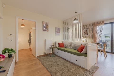 Disney 15 min, apartment for 7 with parking