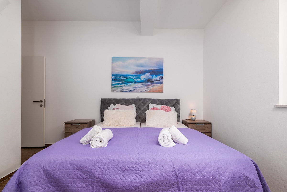 ห้องนอน 2 พื้นที่: 12 ตร.ม.