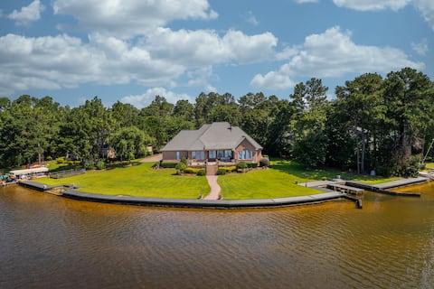 Lakeside Lane Retreat