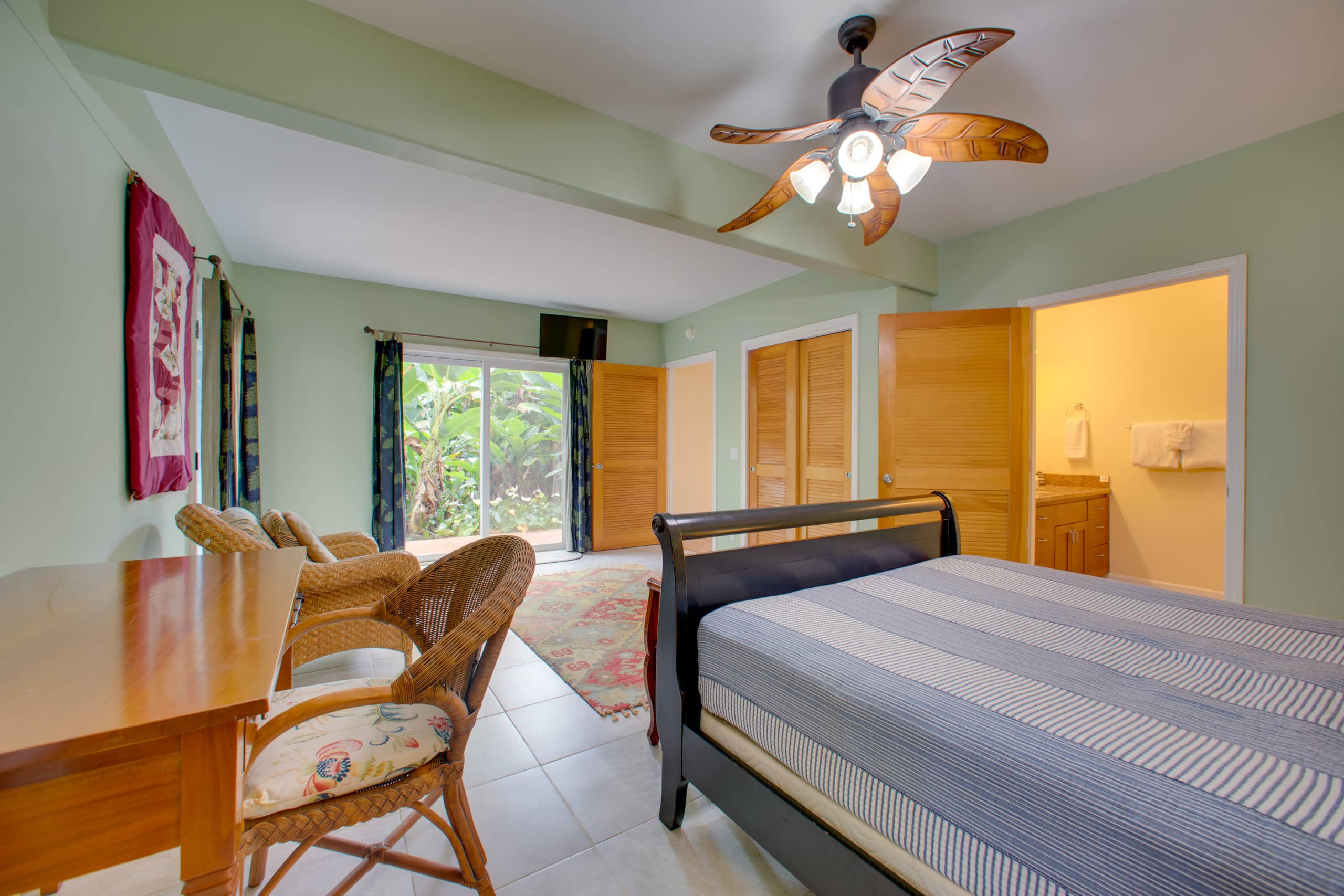8 Mi to Magic Sands Beach: Tranquil Home w/ Lanai! - Photo 14