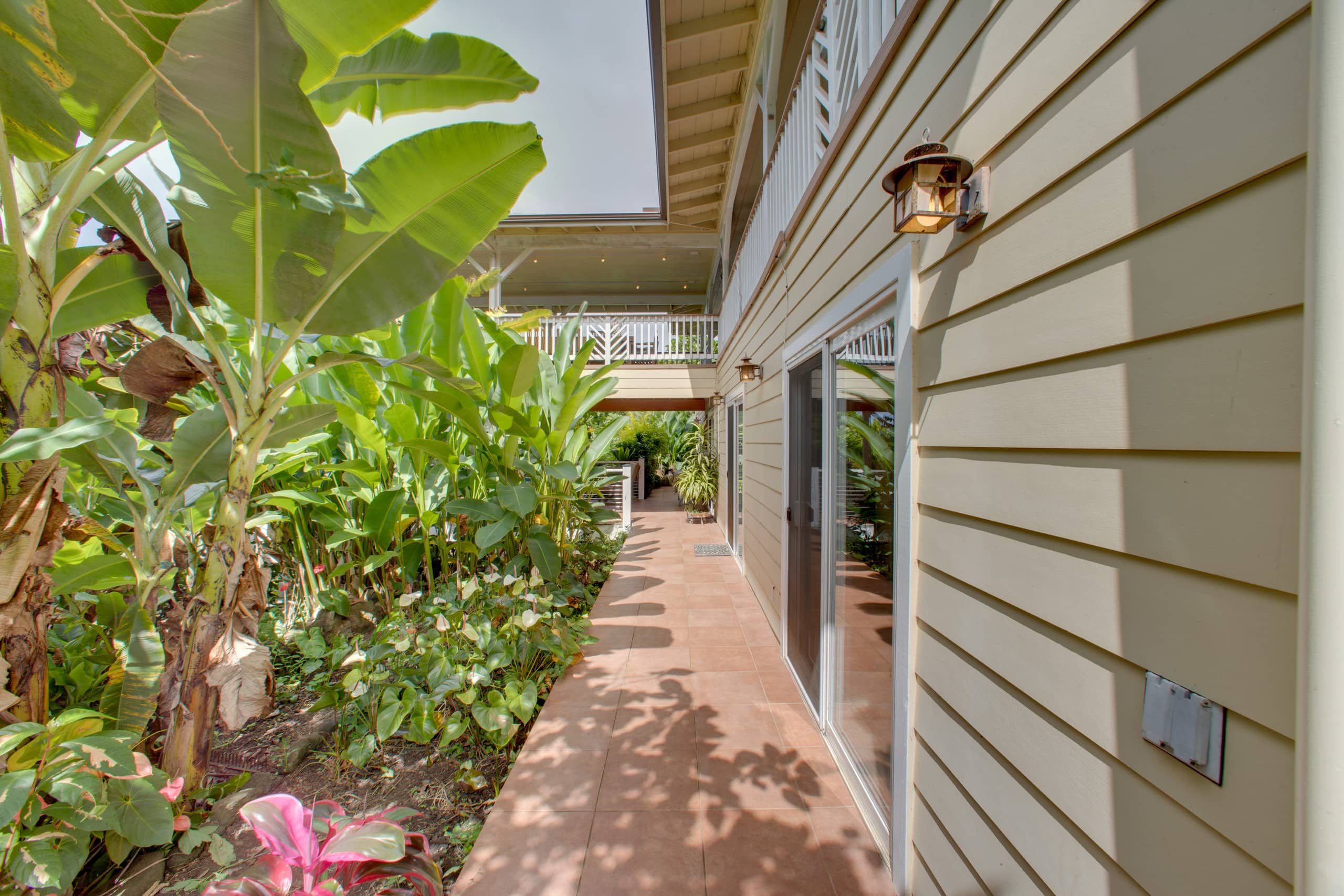 8 Mi to Magic Sands Beach: Tranquil Home w/ Lanai! - Photo 18