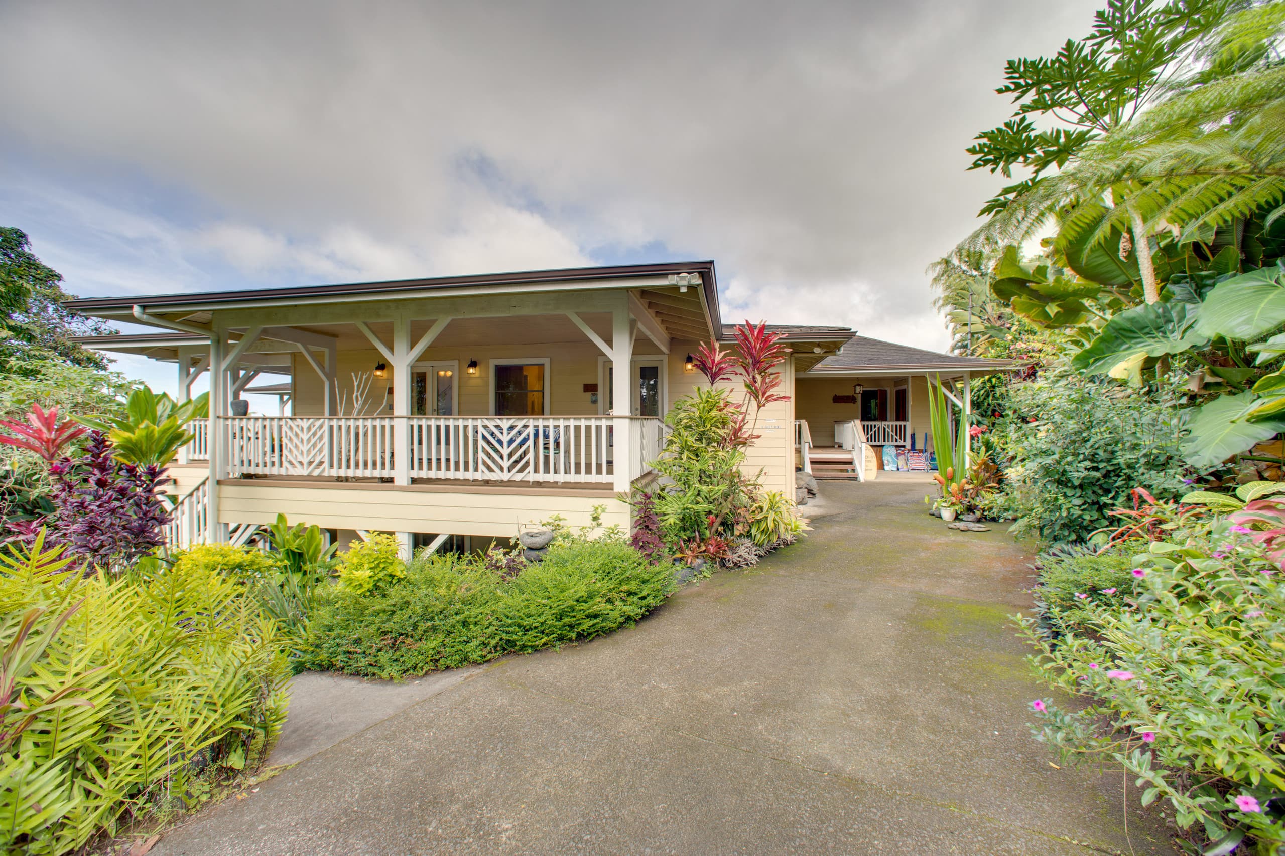 8 Mi to Magic Sands Beach: Tranquil Home w/ Lanai! - Photo 26