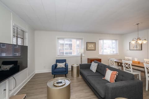 The Grand Elm Suite 1 – Sleeps 4