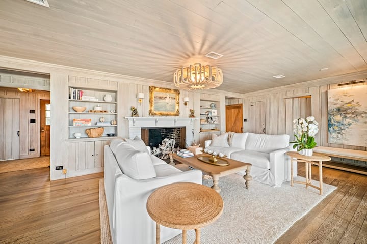 The Driftwood Retreat | Team Joseph Ellen - Houses for Rent in