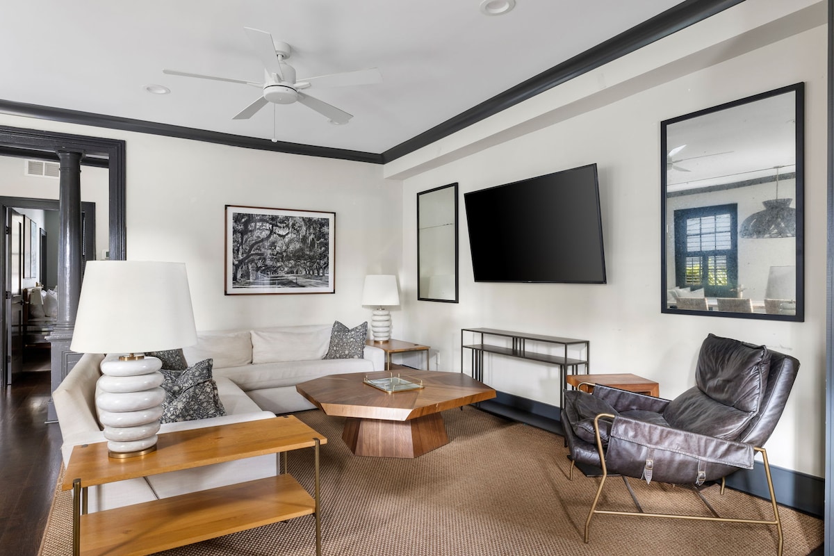 Rainbow Row House — view 6