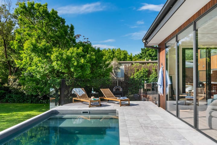 Hiraeth – Pool, Spa, Beach & Village